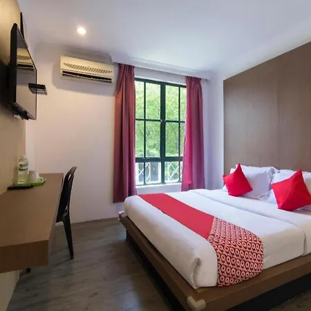 Oyo 1045 Azimuth Hotel
